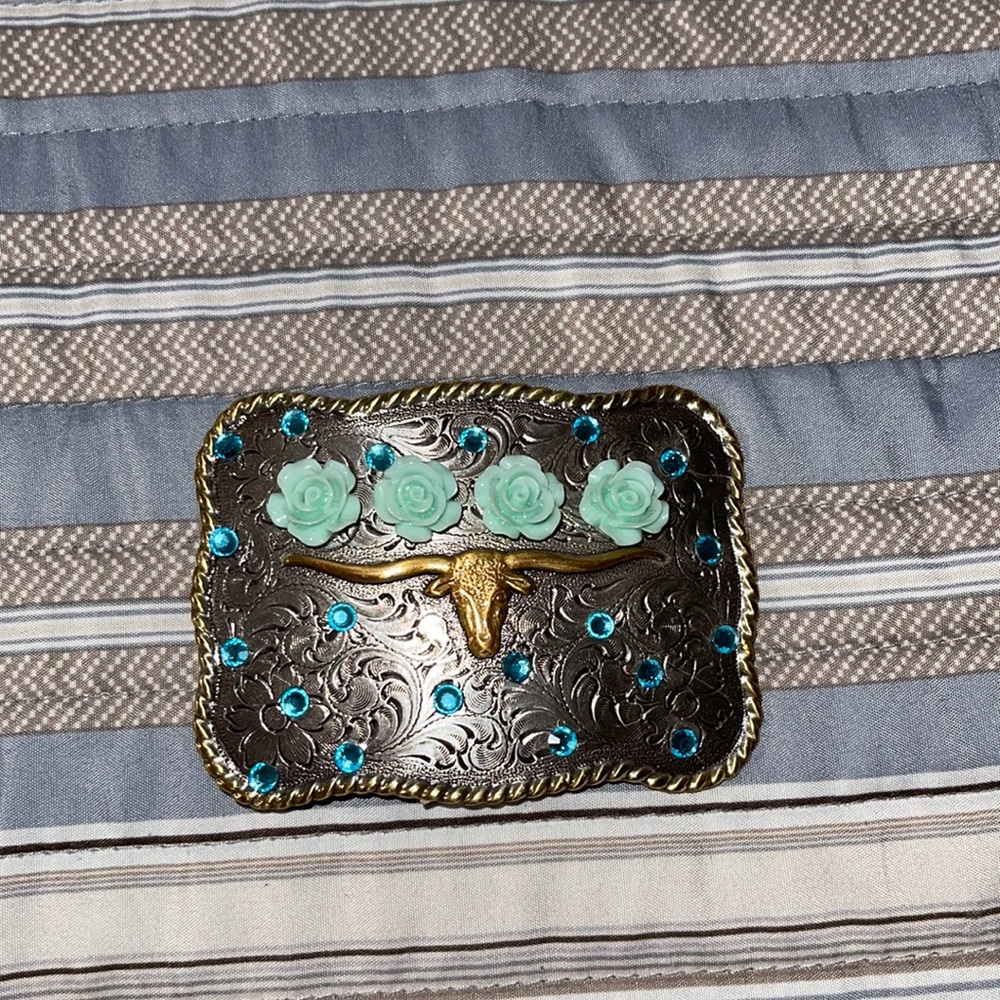 Bull belt buckle